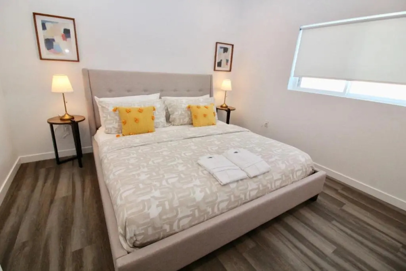 Los Angeles 3BR&3BT Villa Suites with Free Parking — отель с удобным расположением в Лос-Анджелесе