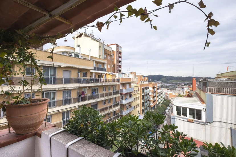 Attic & Terrace BBQ Park Güell BCN Metro — отель с удобствами в Барселоне
