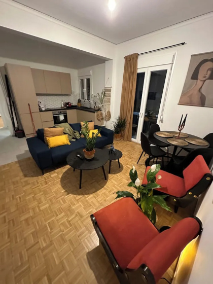 Eclectic Chic Thissio Apartment — комфортный отель в Афины