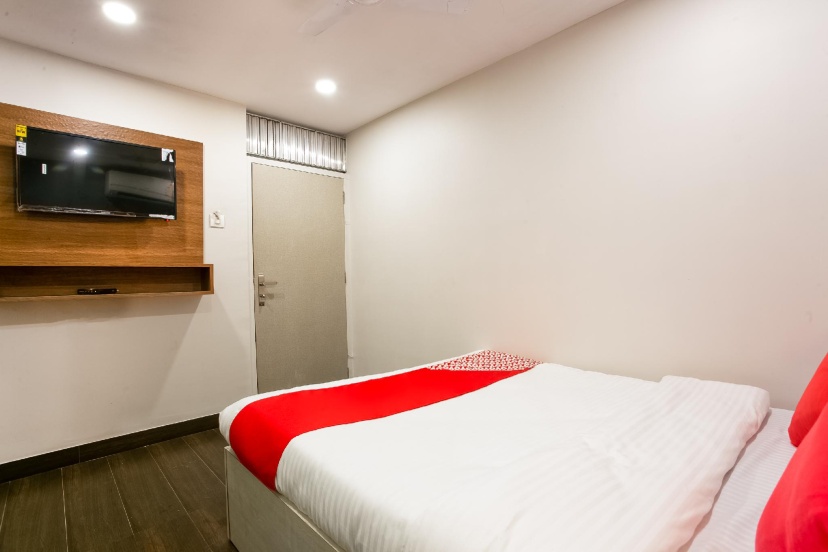 Цены на OYO 62882 Villa Palace в Мумбаи