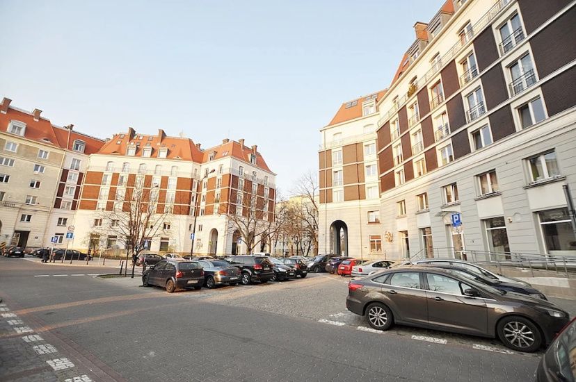 Apartament Superior-Aleja Wyzwolenia 3-5 — отель с удобным расположением в Варшаве