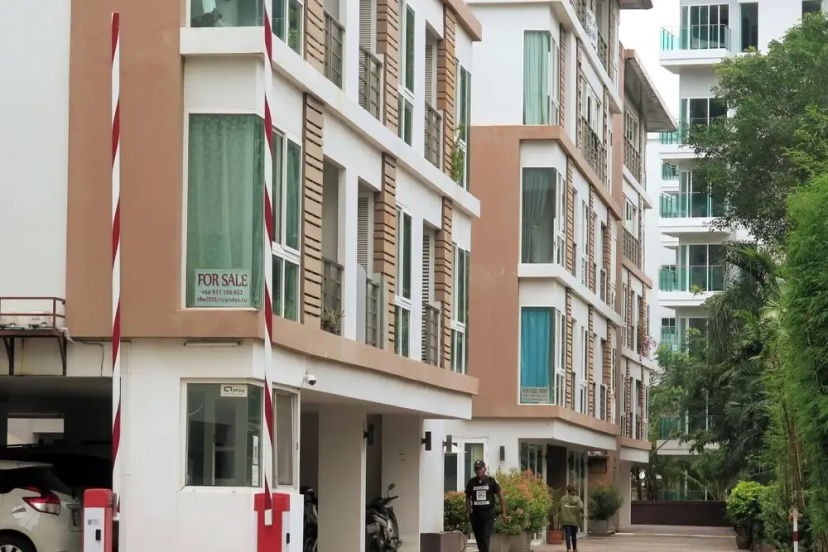 Цены на 6-26 - 1 Bdr Condo With Balcony and Shared Pool в Патонг