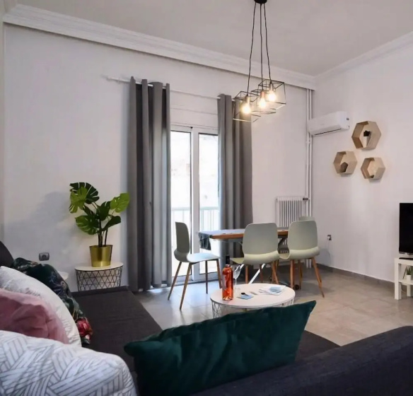 New Apartment in the heart of Koukaki Orlof str — отель с удобным расположением в Афины