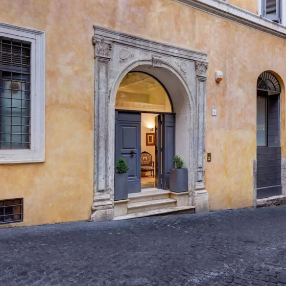 Domus Historic Rome Palazzo Modern Luxury Near Piazza Navona — отель с удобным расположением в Риме