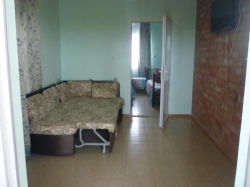 Guesthouse on Delegatskaya 82 A — комфортный отель в Должанская