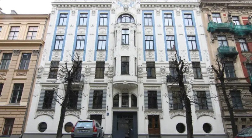 Цены на Art Nouveau Building Apartment в риге