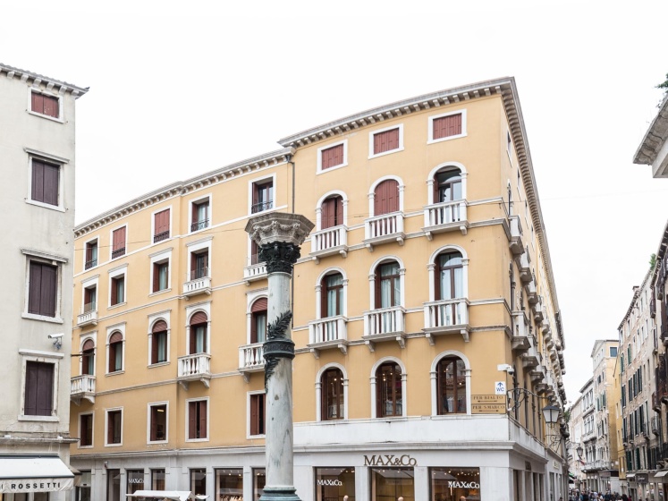 San Teodoro Palace Luxury Apartments — забронировать отель в Венеции