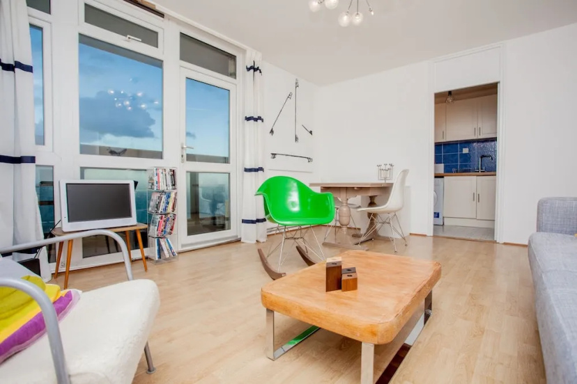 2 Bed Apartment in Bermondsey with Amazing Views — комфортный отель в Лондоне