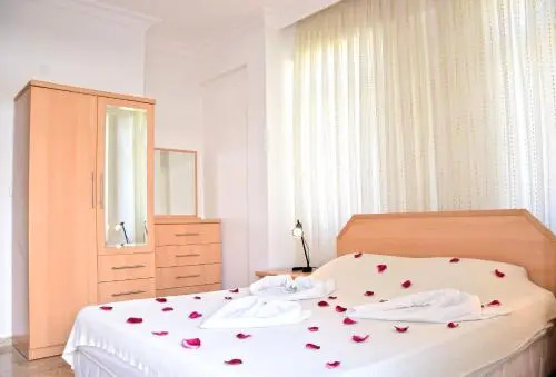 Violet 1 Apartment — отель с удобствами в Олюдениз