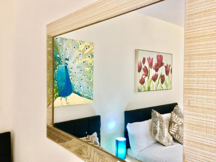 London Luxury Ensuite Apartment — забронировать отель в Лондоне