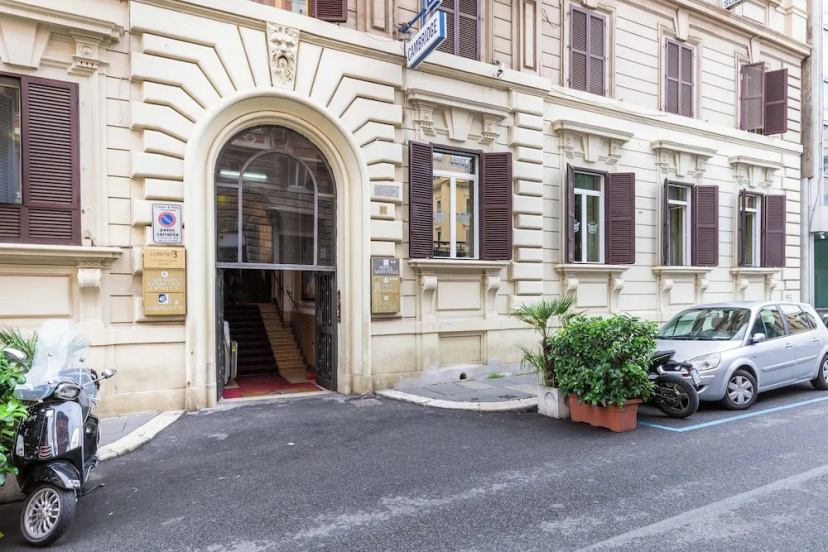 LUMINA3 Luxury Room Guest House, ROME — забронировать отель в Риме