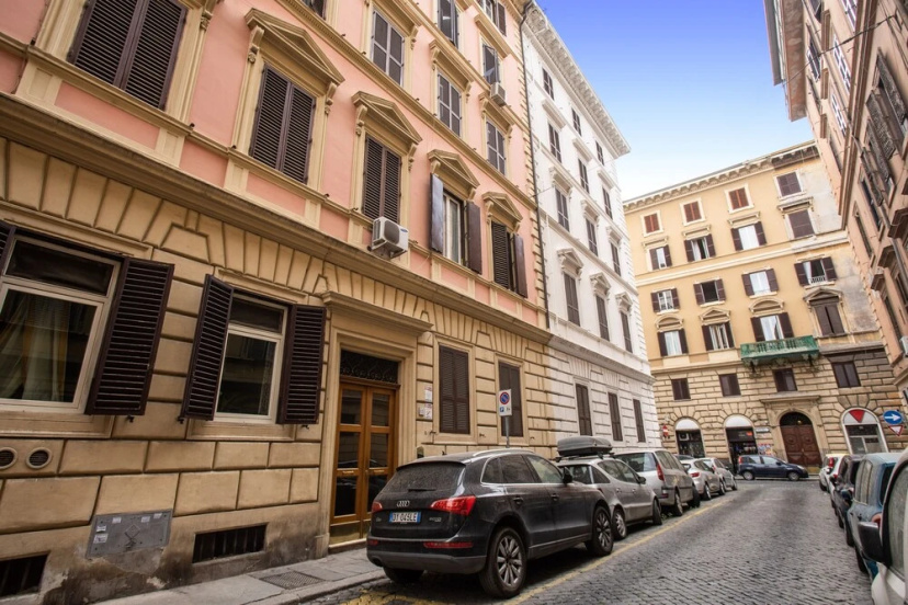 Colonna Suite Luxury - Termini Station Big Apartment — комфортный отель в Риме