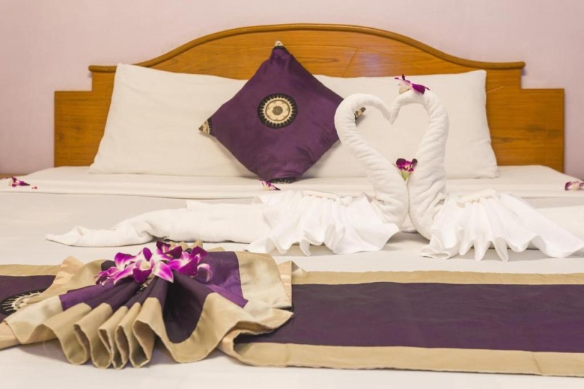 "room in Guest Room - Guesthouse Belvedere - Central Bedroom Near Patong Beach and Restaurant" — комфортный отель в Патонг