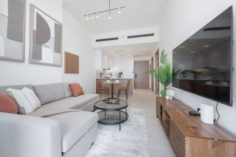 Mesmerizing 1 Bedroom in Binghatti Onyx With Skyline Views — отель с удобствами в Дубае