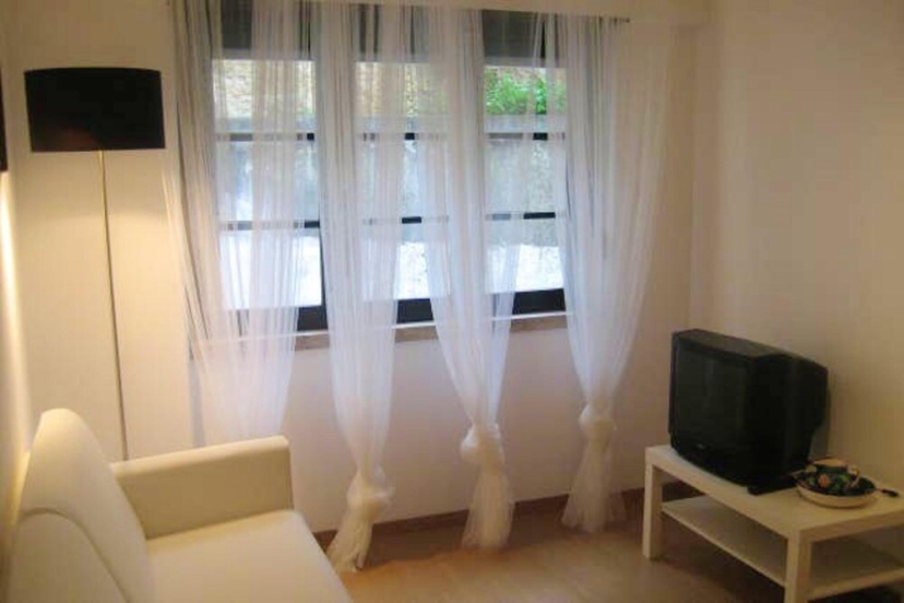 Apartment with 3 Bedrooms in Lisboa, with Balcony And Wifi — отель в Лиссабоне, Португалия