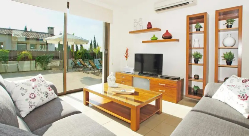 Villa Bridgit — комфортный отель в Айя-Напа