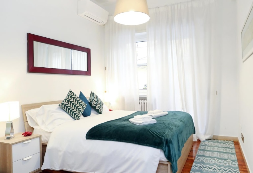 Comfortable Apartment with Terrace — отель в Риме, Италия