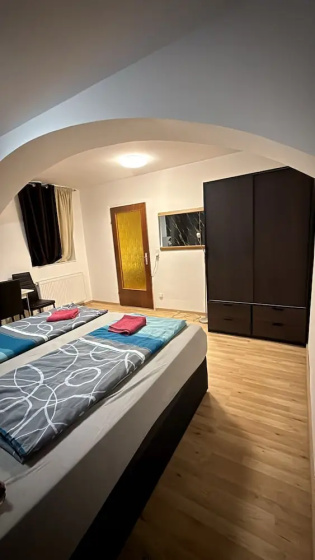 Cozy 1BR Plus LR Near Amusement Park — отель с удобным расположением в вене