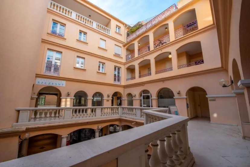 Beautiful Apartment In The Heart Of Saint Tropez — отель с удобствами в Сент-Тропезе