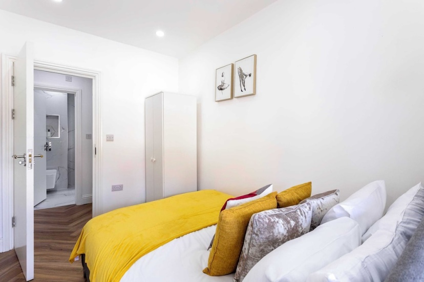 The West London Luxury Apartment — забронировать отель в Лондоне