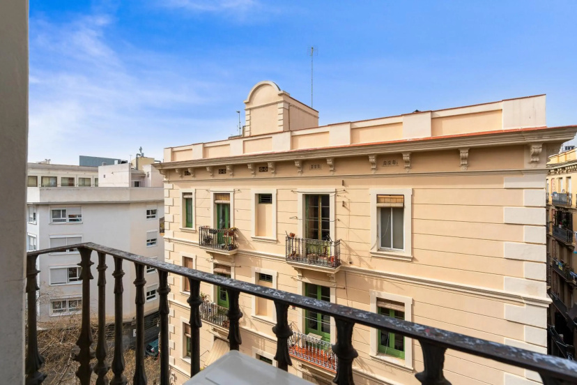 Lodging Apartments Beach Studio 41 — отель с удобствами в Барселоне