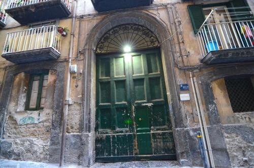 Suite Palazzo Reale Apartment — отель в Неаполе, Италия