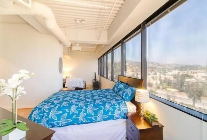 Hollywood Penthouse 0 Bedroom Studio By Senstay — забронировать отель в Лос-Анджелесе