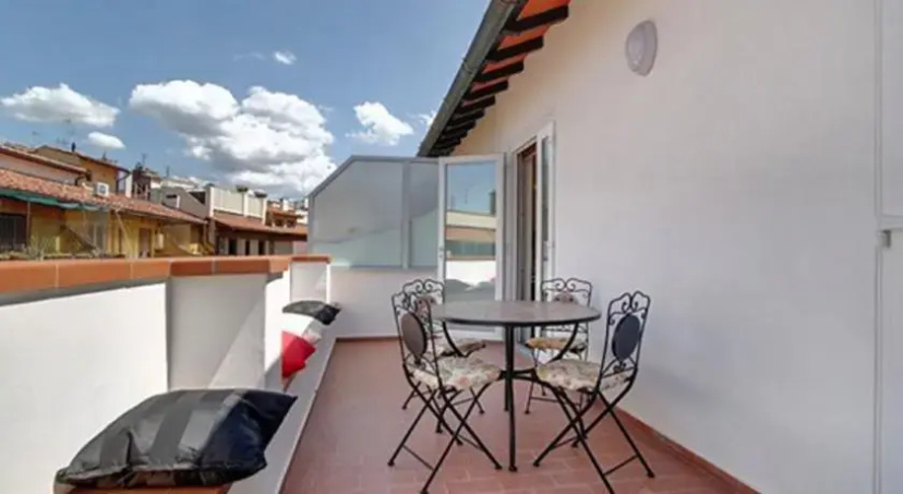 Your Home in Florence Old Bridge — отель с удобным расположением в Флоренции