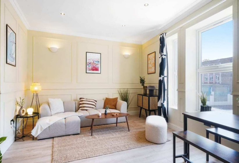 The Balham Place - Stylish 2bdr Flat — отель с удобным расположением в Лондоне