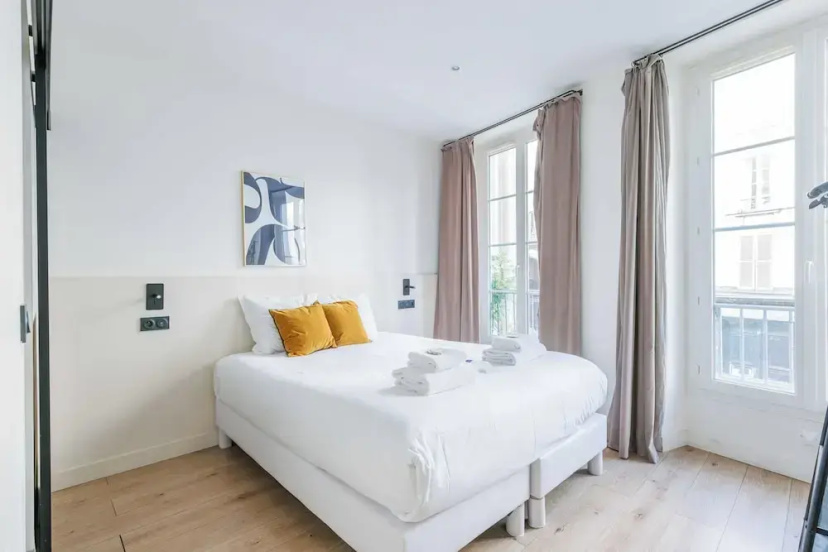 Cosy Apartment - 4br/12p - Canal Saint-martin — комфортный отель в Париже