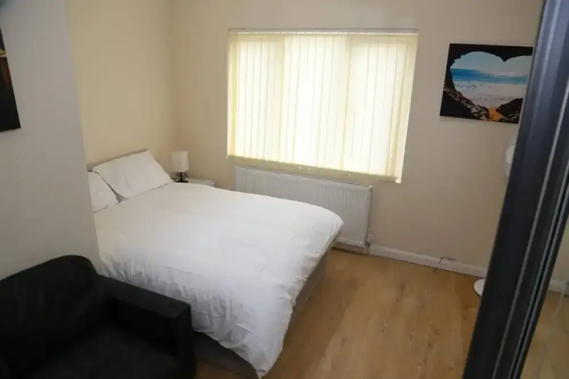Room in House - Aa Guest Room3 Ensuite 3 — отель в Лондоне, Соединенное Королевство