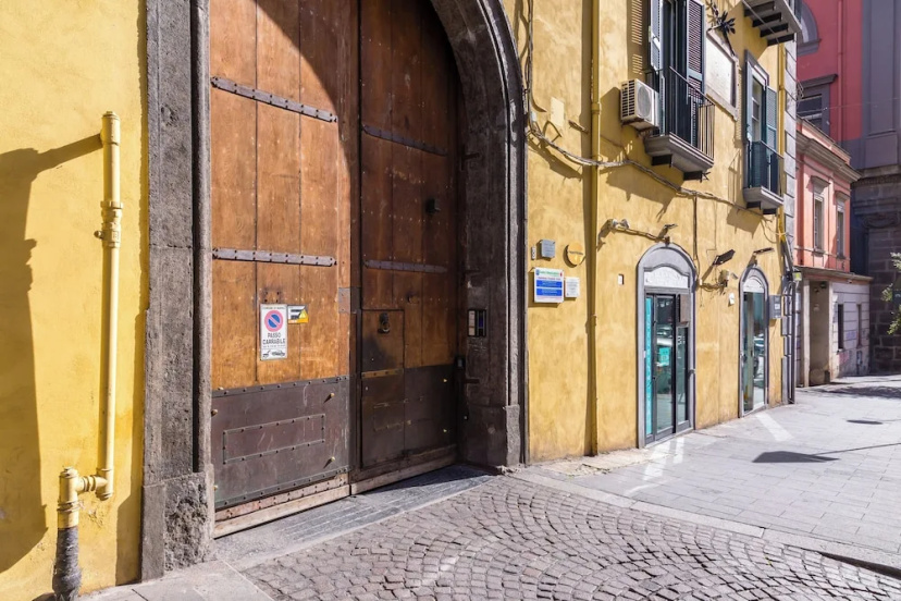 Casa Mavi al Museo Archeologico — отель с удобным расположением в Неаполе