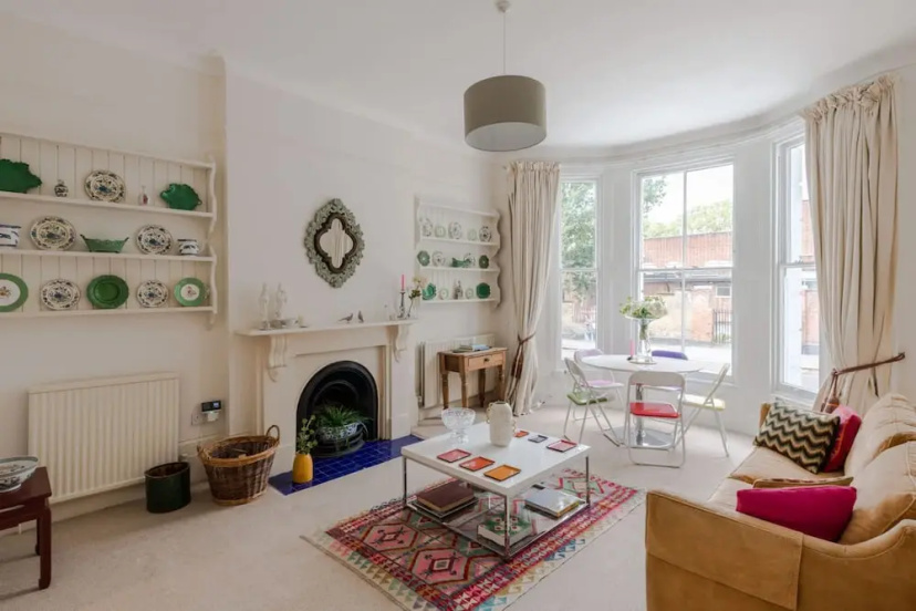Traditional 2 Bed Apartment Notting Hill — забронировать отель в Лондоне