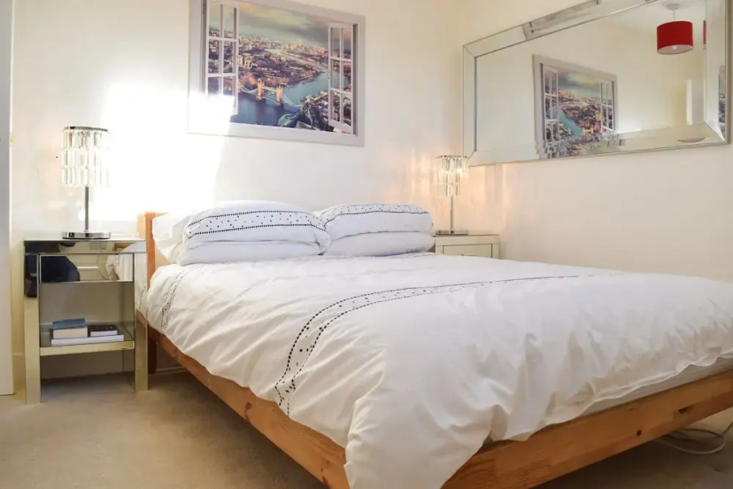 Spacious 1 Bedroom Apartment With Outdoor Terrace — комфортный отель в Лондоне