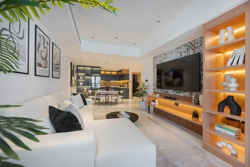 Цены на Luxurious 2-bedroom Apartment Perfect for Families in Dubai Marina в Дубае