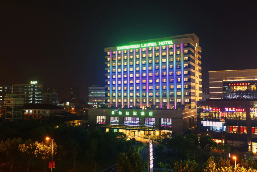 Evergreen Laurel Hotel Shanghai — отель рядом с интересными местами в Шанхае