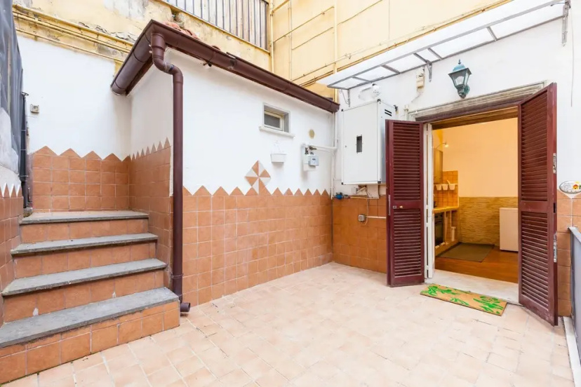 Apartment - Villari BH 72 — отель в Неаполе, Италия