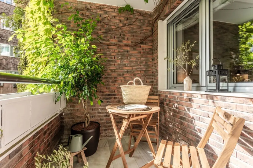 Sabina - 1 Bedroom and Terrace in Almagro — отель с удобным расположением в Мадриде