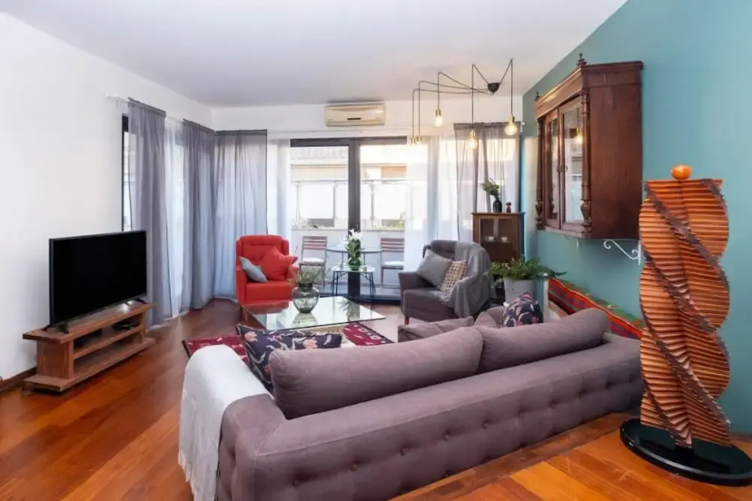 Цены на Missafir Flat With Terrace Near Istiklal Street в Стамбуле