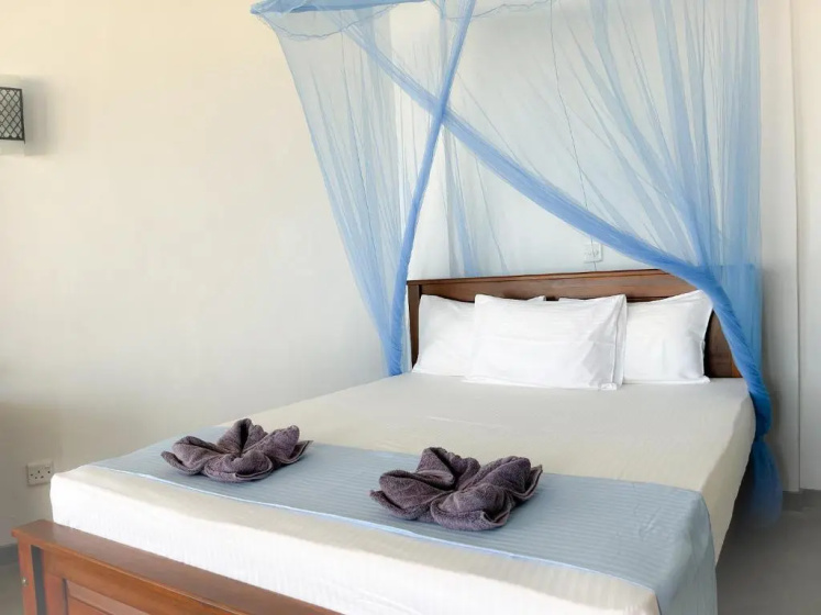 Pearl Island Beach Hotel — отель с удобствами в Хиккадува
