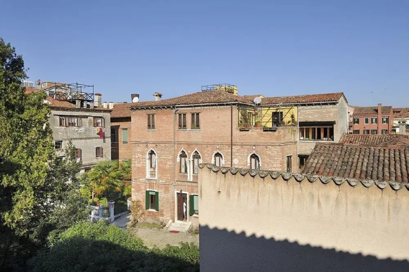 Venice Garden View Apartments — отель с удобствами в Венеции