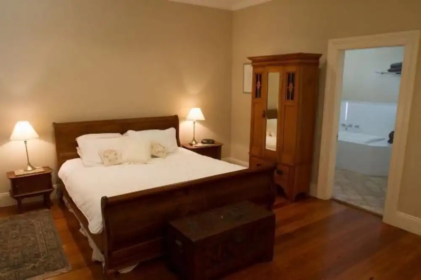 Tizzana Winery Bed & Breakfast 5 — отель в Сиднее, Австралия