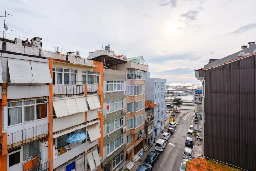 Studio With a Sea View Balcony in Bakirkoy — отзывы гостей и цены