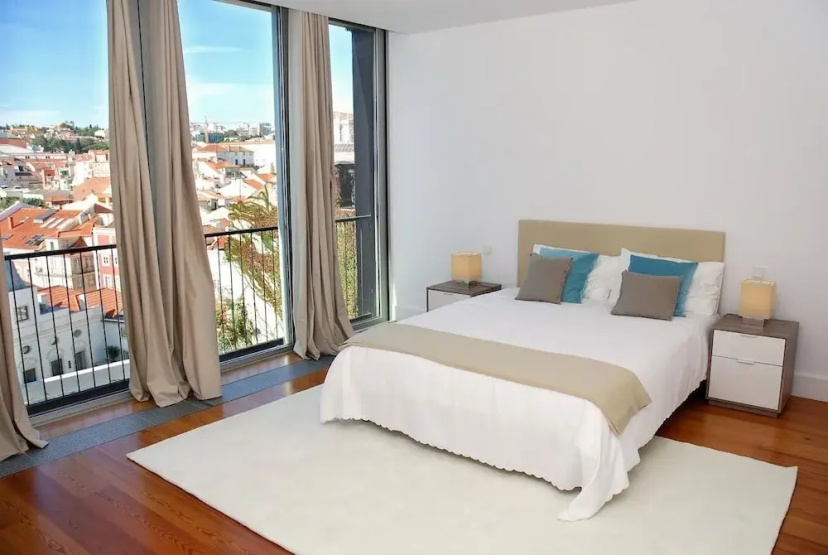 Цены на Santa Catarina Luxury Apartments by linc в Лиссабоне
