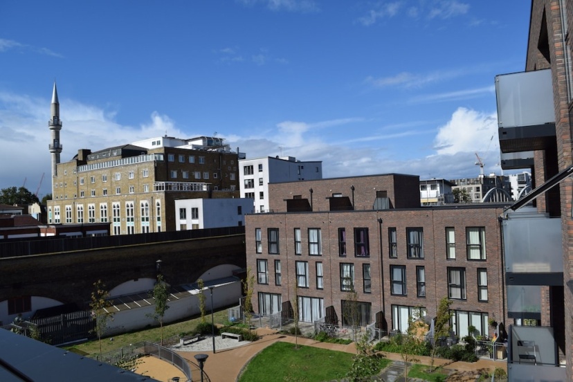 1 Bedroom Apartment With Balcony Near Regent's Canal — забронировать отель в Лондоне
