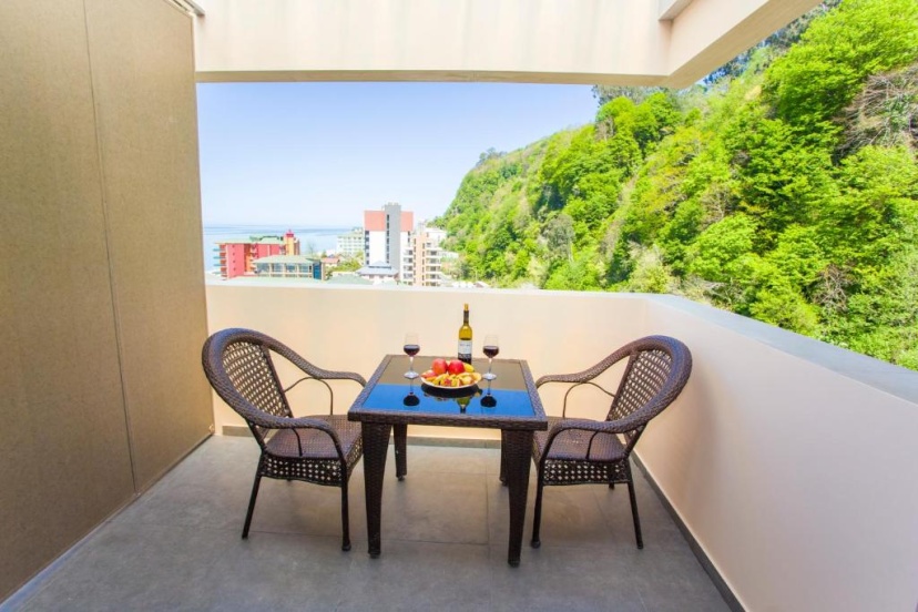 Kvariati RIVIERA PEARL APARTMENT — отель с удобным расположением в Батуми