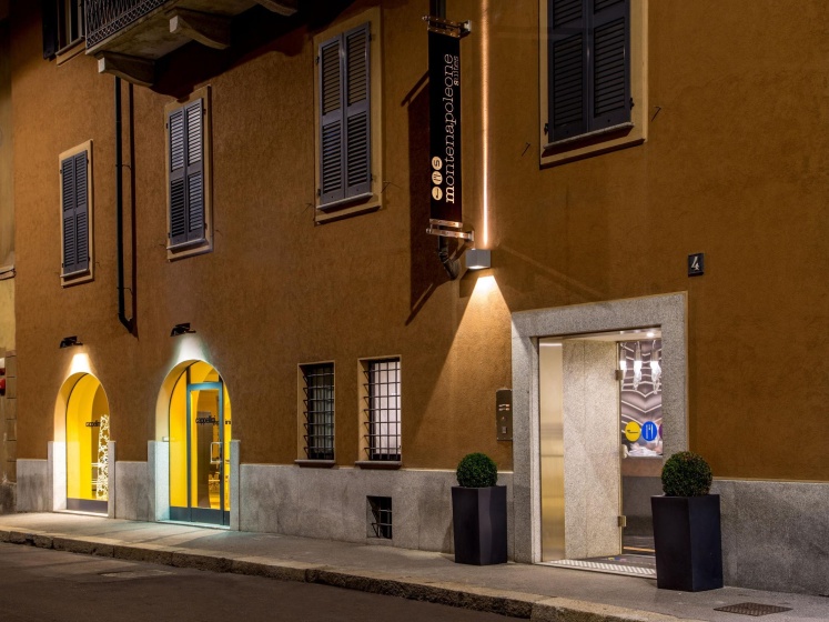 Цены на Montenapoleone Suites в Милане