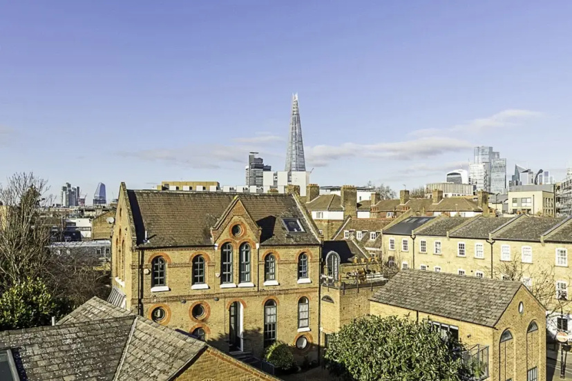 Bermondsey Bliss: Views, Comfort, and City Access! — забронировать отель в Лондоне