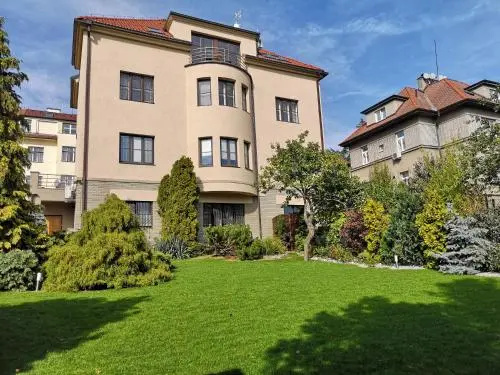 Apartment with Sauna and Garden — забронировать отель в Праге