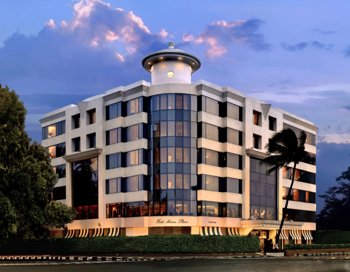 Hotel Marine Plaza Mumbai — комфортный отель в Мумбаи